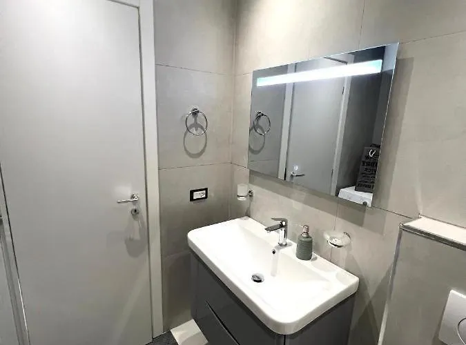 Cozy Heaven Golem (Tirana)