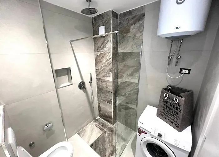 Cozy Heaven * Golem (Tirana)